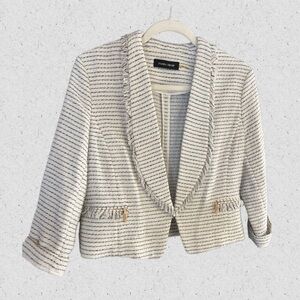 Ivanka Trump Blazer tweed fringe. Size 6 
EUC